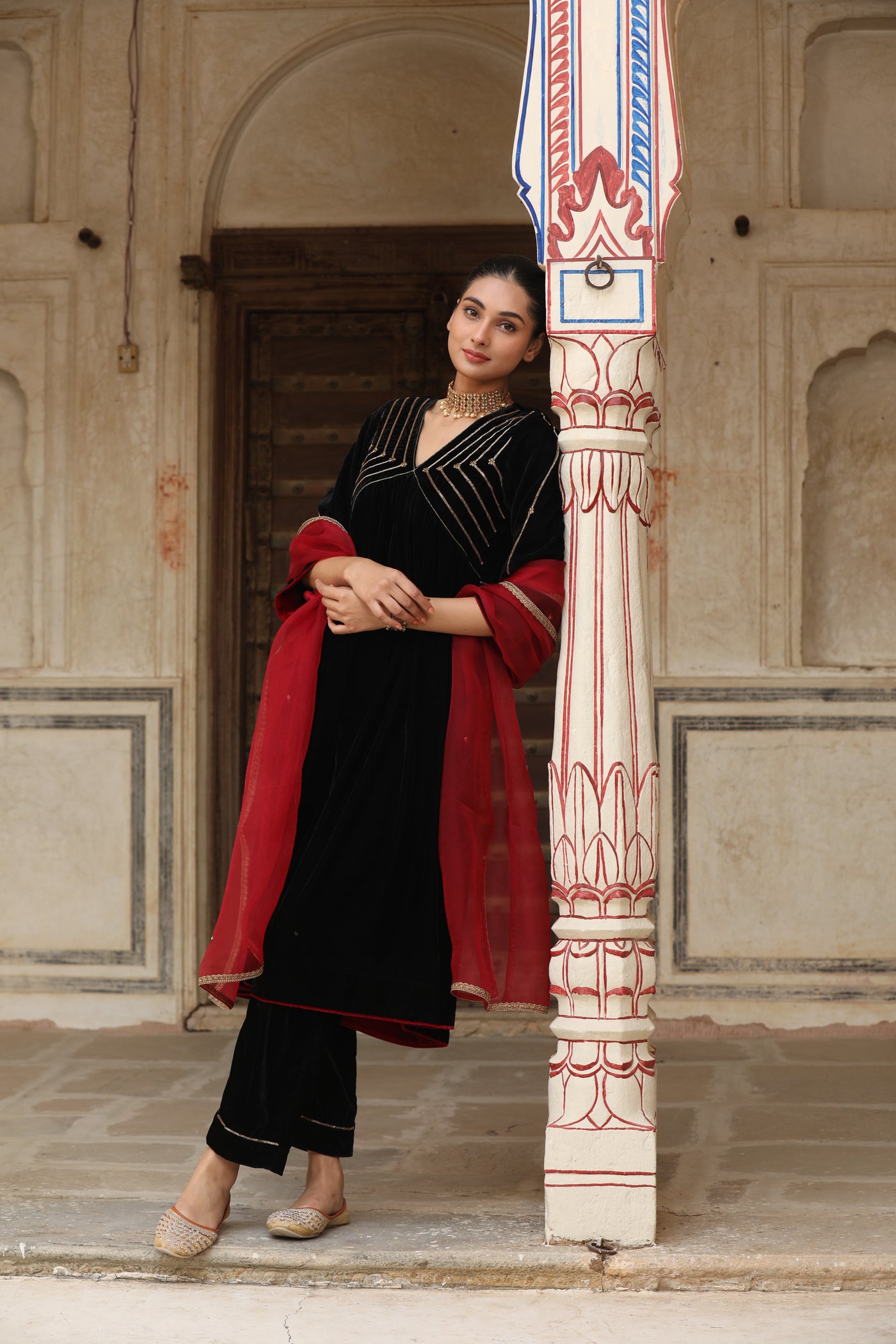 Black Hand Embroidered Velvet Kurta Set (Set of 2)