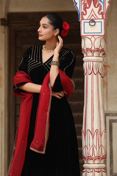 Black Hand Embroidered Velvet Kurta Set (Set of 2)