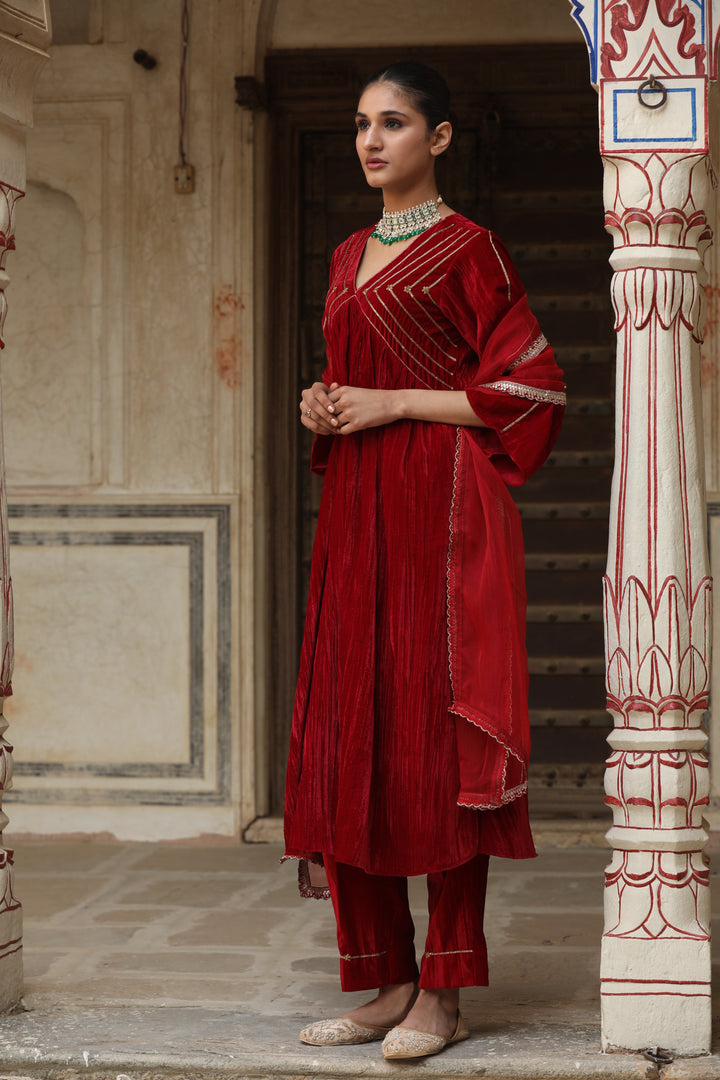 Red Sequin Crushed Velvet Kurta Set (Set of 2)