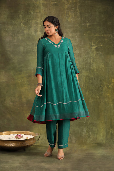 Emerald Green Hand Embroidered Silk Chanderi Suit Set