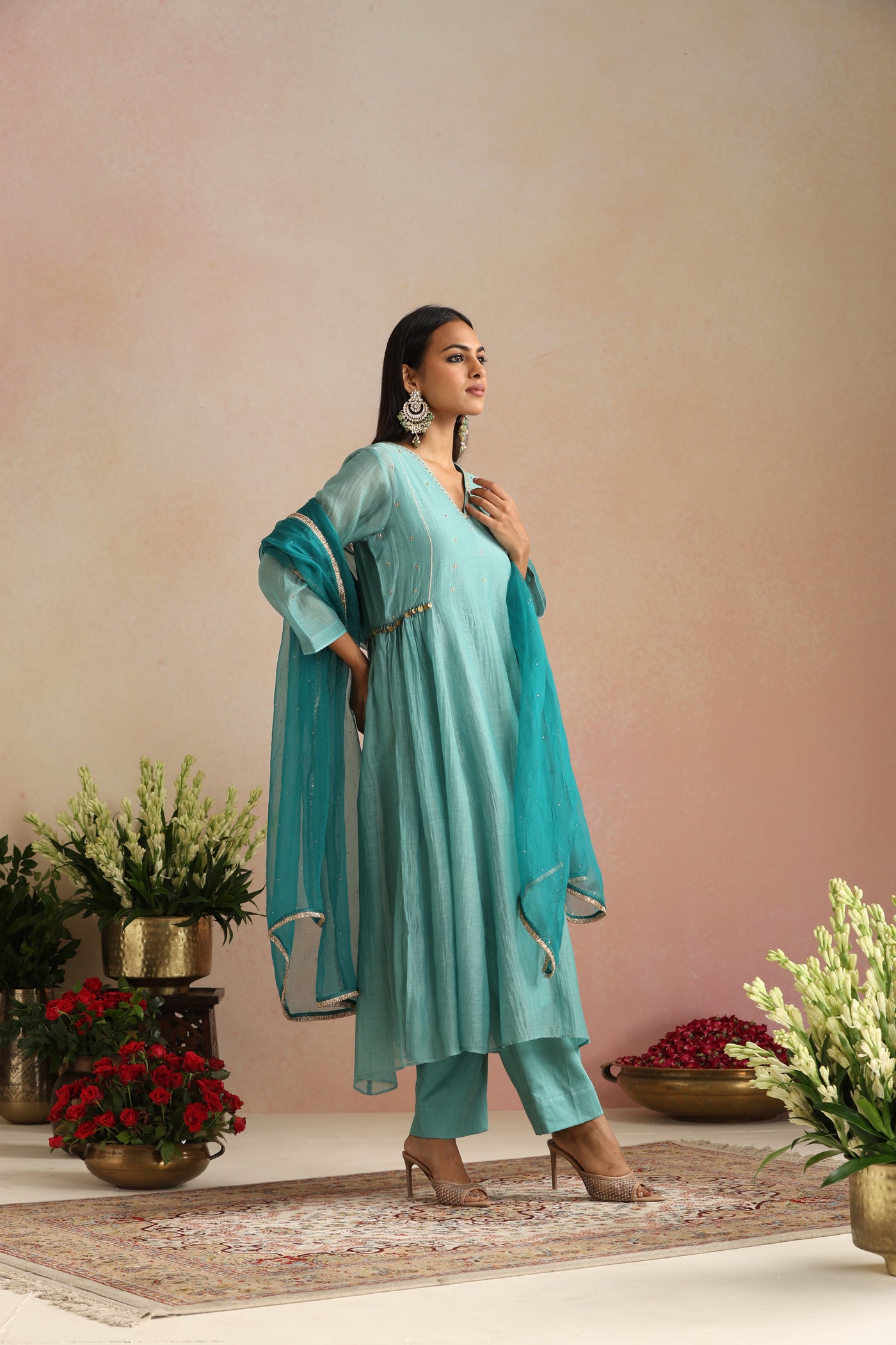 Bela Ishq Mukaish Odhani