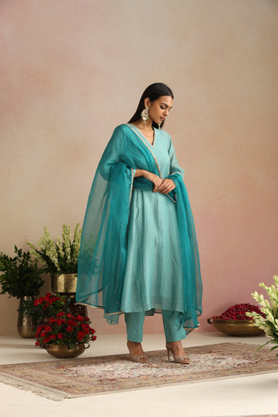 Bela Ishq Mukaish Odhani