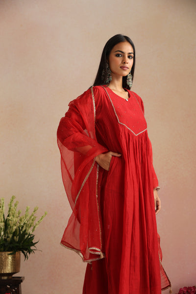 Surkh Ishq Kurta Set - Set of 3