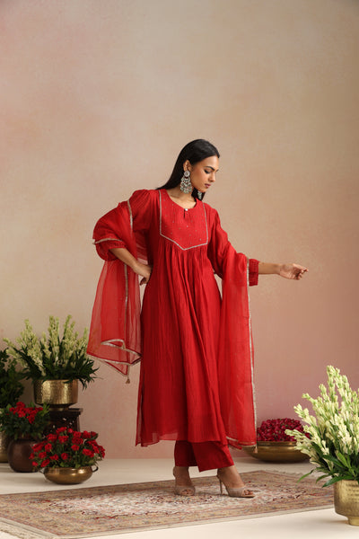 Surkh Ishq Kurta Set - Set of 3