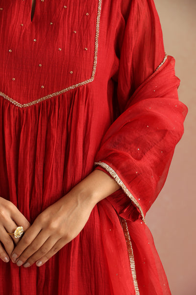 Surkh Ishq Kurta Set - Set of 3