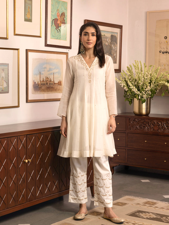 Simi Dastaan Kurta Set