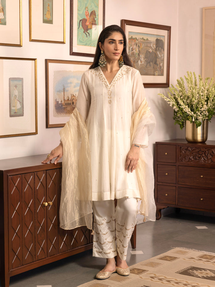 Simi Dastaan Kurta Set