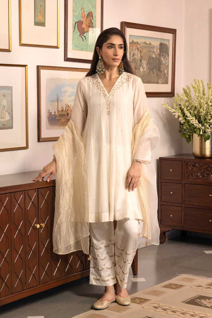 Simi Dastaan Kurta Set