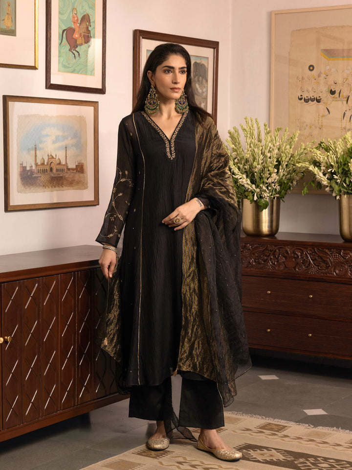 Shabana Dastaan Kurta Set