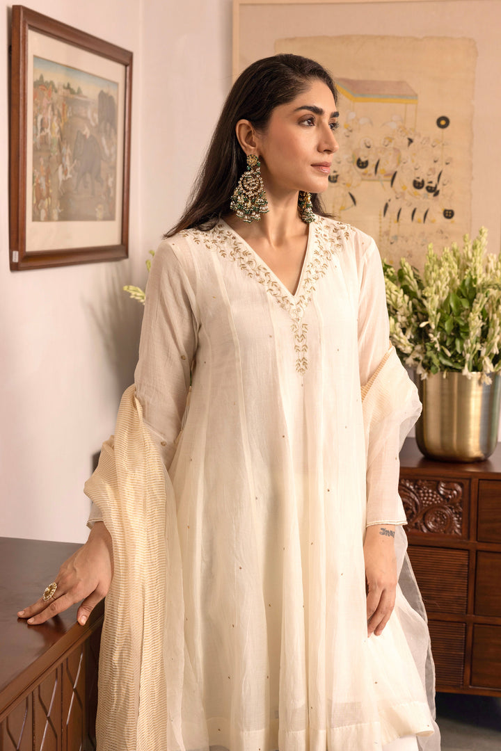 Simi Dastaan Kurta Set